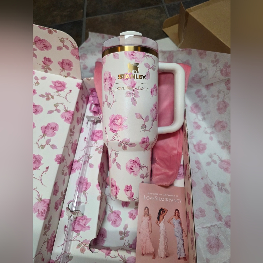 Stanley x Love Shack Fancy 40 Oz. Quencher - Ribbon Rosa | NIB